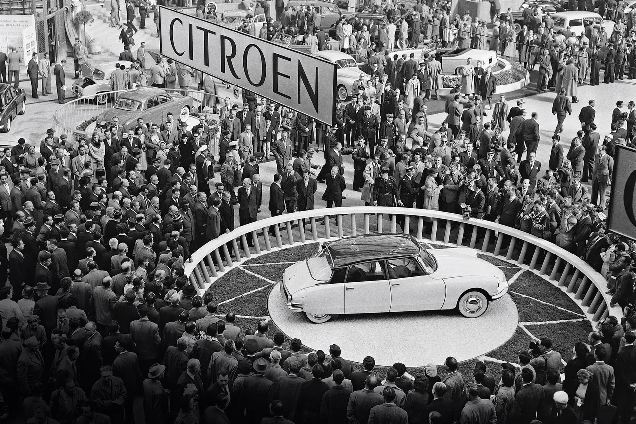 The Citroën DS at the 1955 Paris Motor Show