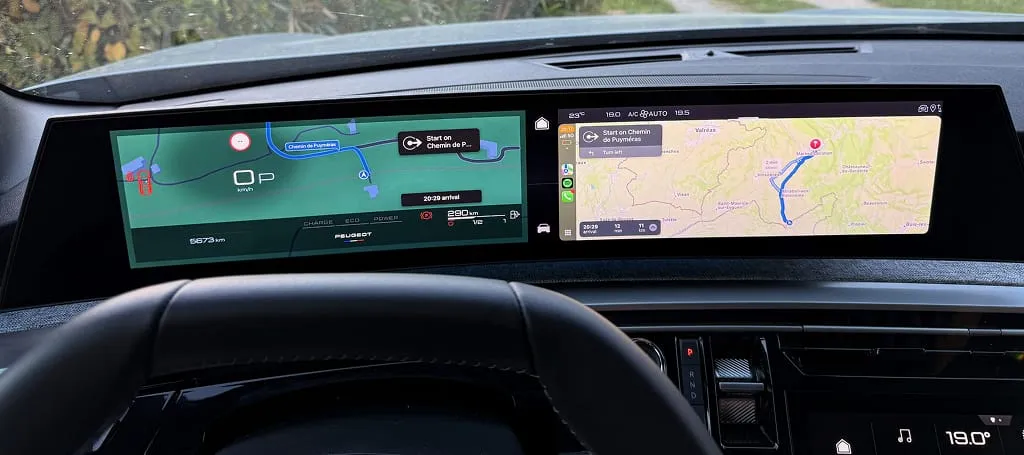 Apple Maps in the instrument cluster